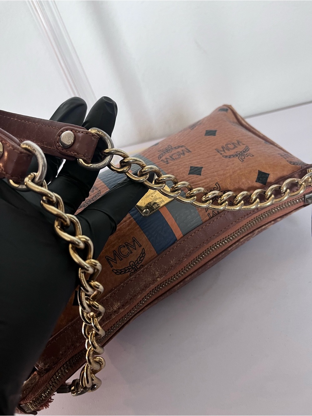 MCM CHAIN WITH LEATHER SHOULDER BAG. - Picture 9 of 15